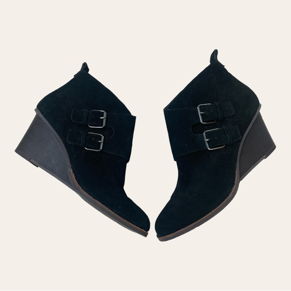 DV by Dolce Vita Wedges Black Suede Side Buckles Size 10 - Picture 2 of 9